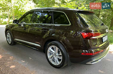 Внедорожник / Кроссовер Audi Q7 2020 в 