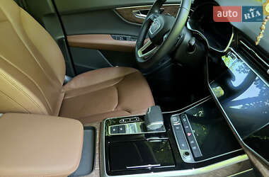 Внедорожник / Кроссовер Audi Q7 2020 в 