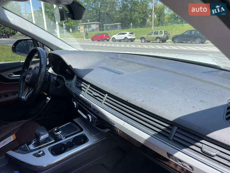 Позашляховик / Кросовер Audi Q7 2019 в Рава-Руській