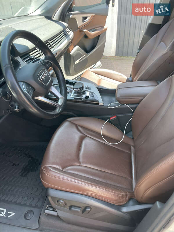 Позашляховик / Кросовер Audi Q7 2019 в Рава-Руській
