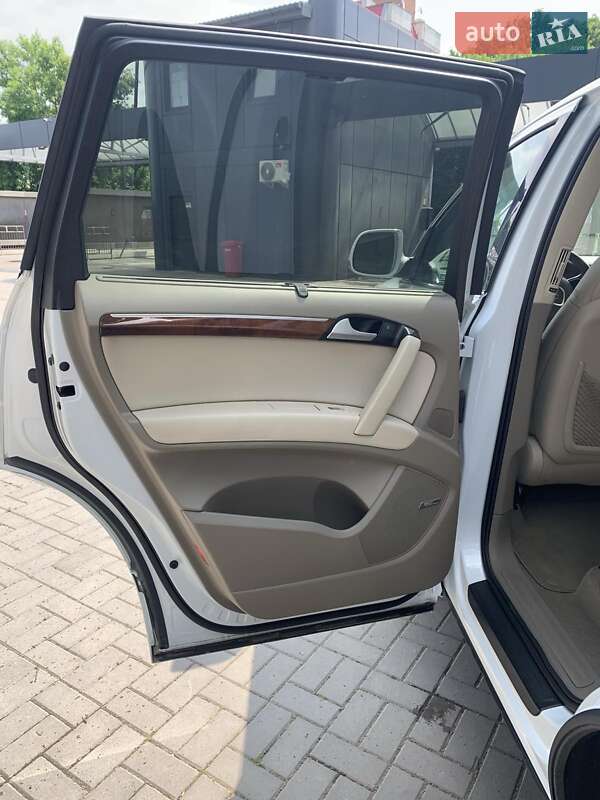 Позашляховик / Кросовер Audi Q7 2015 в Хмельницькому