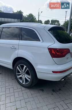 Внедорожник / Кроссовер Audi Q7 2015 в 