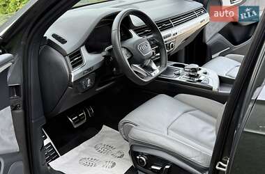 Внедорожник / Кроссовер Audi Q7 2017 в 