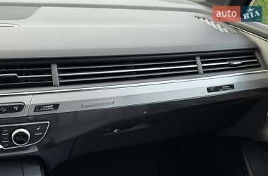 Внедорожник / Кроссовер Audi Q7 2017 в 
