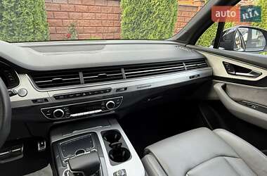 Внедорожник / Кроссовер Audi Q7 2017 в 