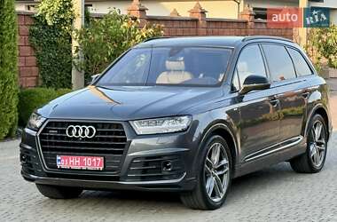 Внедорожник / Кроссовер Audi Q7 2017 в 