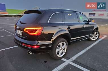 Позашляховик / Кросовер Audi Q7 2013 в 
