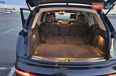 Позашляховик / Кросовер Audi Q7 2013 в 