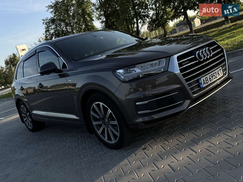 Позашляховик / Кросовер Audi Q7 2018 в Тульчині