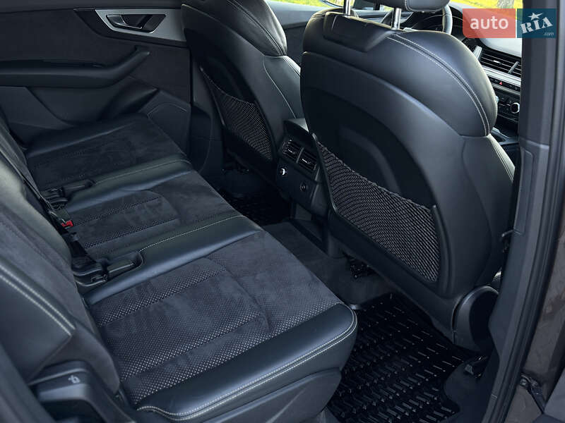 Позашляховик / Кросовер Audi Q7 2018 в Тульчині