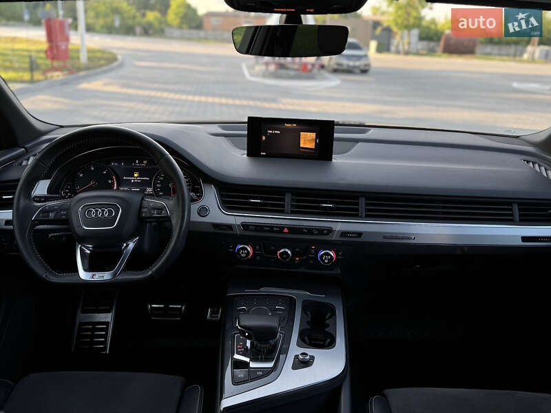 Позашляховик / Кросовер Audi Q7 2018 в Тульчині