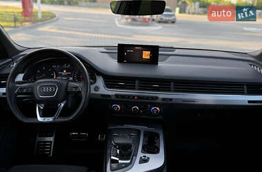 Внедорожник / Кроссовер Audi Q7 2018 в 