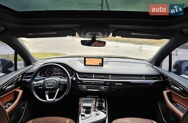 Внедорожник / Кроссовер Audi Q7 2016 в 