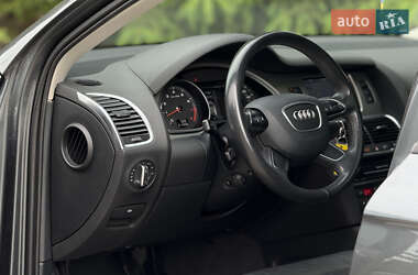 Внедорожник / Кроссовер Audi Q7 2015 в 