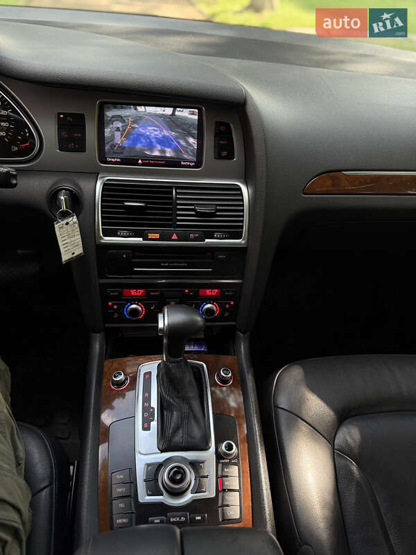 Позашляховик / Кросовер Audi Q7 2013 в Дубні