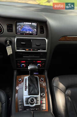 Позашляховик / Кросовер Audi Q7 2013 в 
