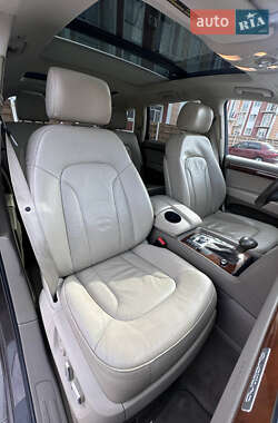 Внедорожник / Кроссовер Audi Q7 2013 в 