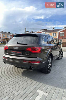 Внедорожник / Кроссовер Audi Q7 2013 в 