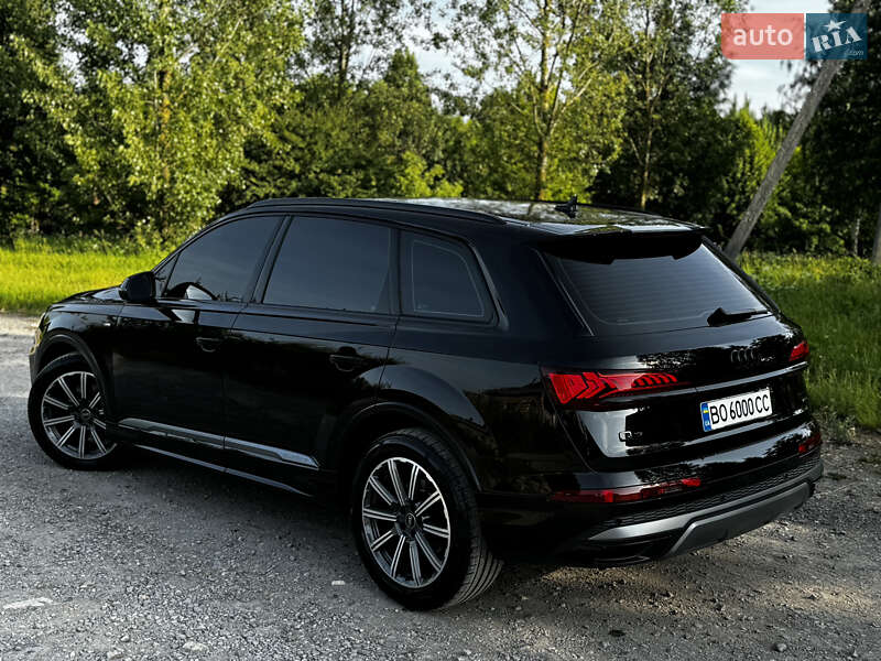 Позашляховик / Кросовер Audi Q7 2021 в Тернополі