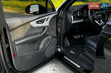 Внедорожник / Кроссовер Audi Q7 2021 в 