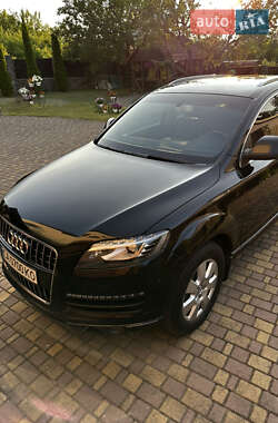 Внедорожник / Кроссовер Audi Q7 2015 в 