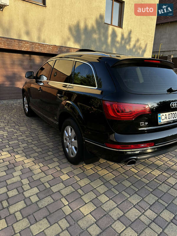 Позашляховик / Кросовер Audi Q7 2015 в Умані