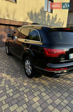 Внедорожник / Кроссовер Audi Q7 2015 в 