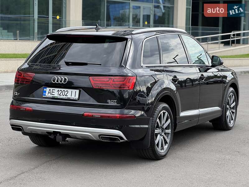 Позашляховик / Кросовер Audi Q7 2016 в Дніпрі