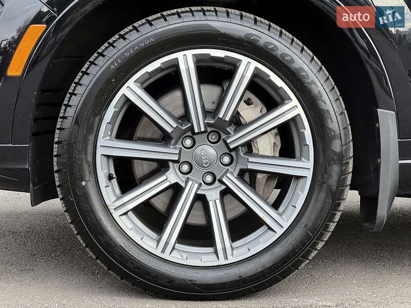 Позашляховик / Кросовер Audi Q7 2016 в Дніпрі