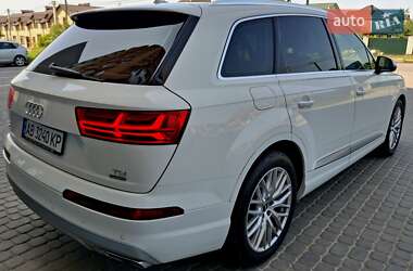 Внедорожник / Кроссовер Audi Q7 2016 в 