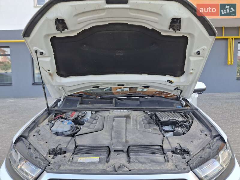 Позашляховик / Кросовер Audi Q7 2016 в Вінниці