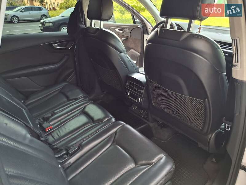 Позашляховик / Кросовер Audi Q7 2016 в Вінниці