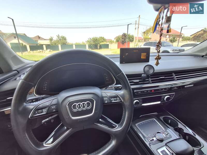 Позашляховик / Кросовер Audi Q7 2016 в Вінниці