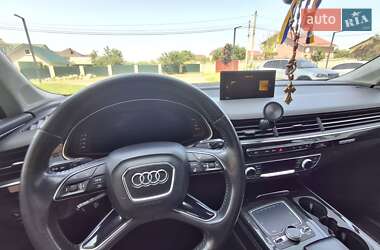 Внедорожник / Кроссовер Audi Q7 2016 в 