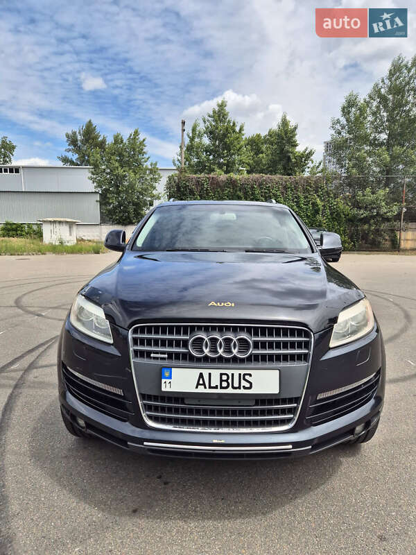 Позашляховик / Кросовер Audi Q7 2007 в 