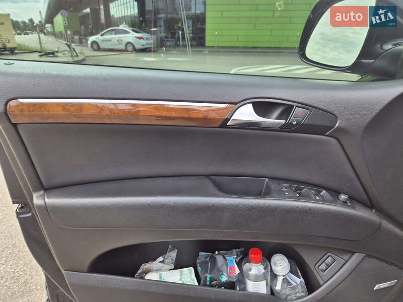Внедорожник / Кроссовер Audi Q7 2007 в Киеве