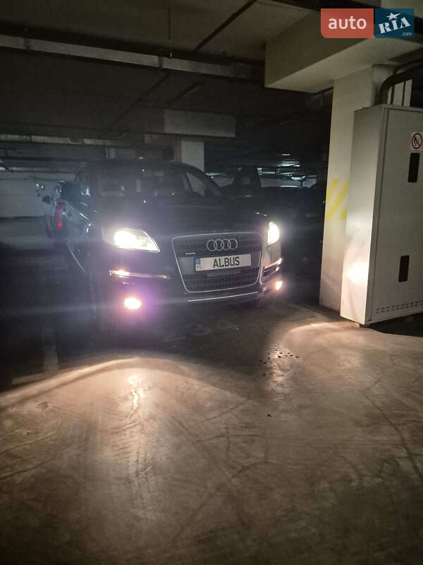 Внедорожник / Кроссовер Audi Q7 2007 в Киеве
