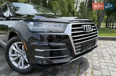Позашляховик / Кросовер Audi Q7 2016 в 
