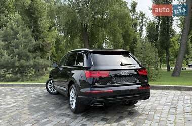Позашляховик / Кросовер Audi Q7 2016 в 