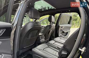 Позашляховик / Кросовер Audi Q7 2016 в 