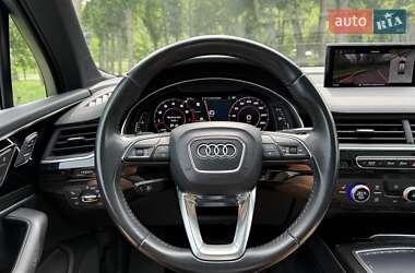 Позашляховик / Кросовер Audi Q7 2016 в 