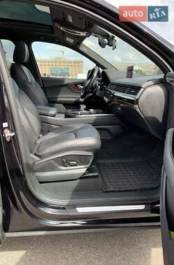 Позашляховик / Кросовер Audi Q7 2017 в 