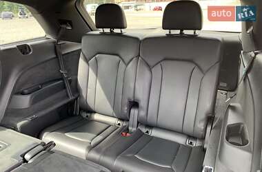 Позашляховик / Кросовер Audi Q7 2017 в 