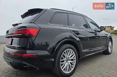 Позашляховик / Кросовер Audi Q7 2020 в 