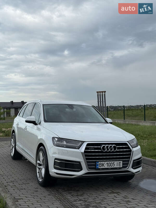 Audi Q7 2016