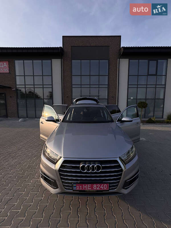 Позашляховик / Кросовер Audi Q7 2017 в Тернополі