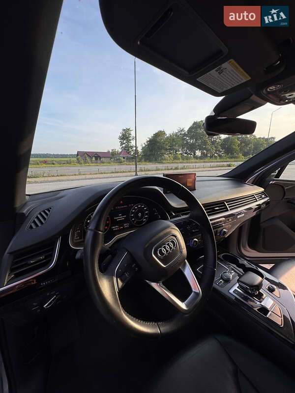Позашляховик / Кросовер Audi Q7 2017 в Тернополі