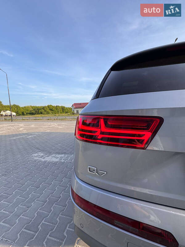Позашляховик / Кросовер Audi Q7 2017 в Тернополі