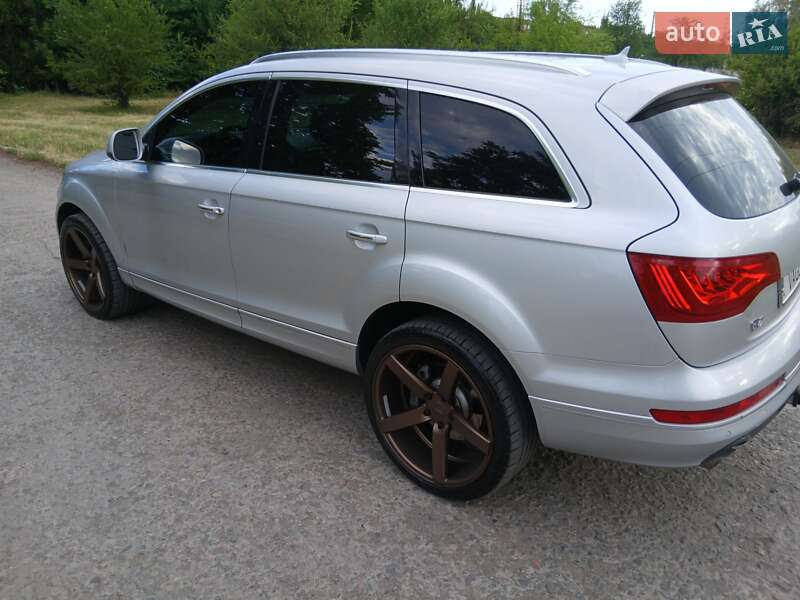 Позашляховик / Кросовер Audi Q7 2010 в Кривому Розі