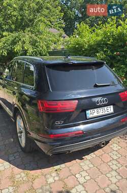 Внедорожник / Кроссовер Audi Q7 2016 в 